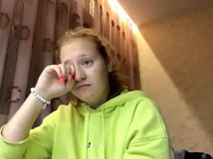 Watch the complete scene of Edythecolbert Cam porn model from chaturbate