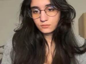 Watch the full scene called Cherriclaybaugh Cam porn model from chaturbate