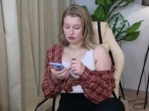 Stream uncut video titled Imisizzle Cam porn model from camsoda