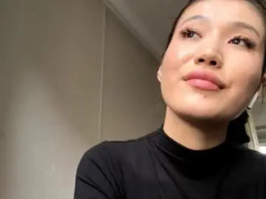 Watch this uncut clip of Hyemirra Cam porn model from chaturbate