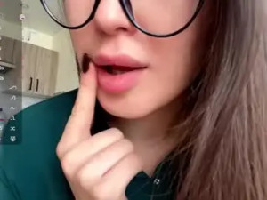 Play uncensored scene of Edwinafenney Cam porn model from chaturbate