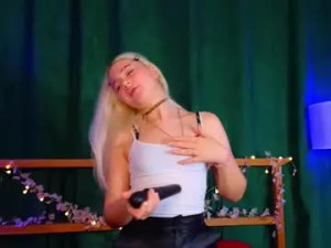 Enjoy watching uncensored movie titled Jessie__dean Cam porn model from chaturbate