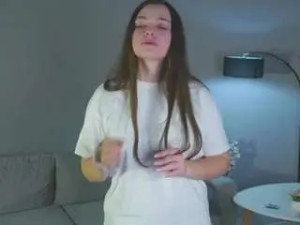 Watch the uncut clip named Roseleesoderblom Cam porn model from camsoda