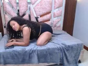 Play this hardcore clip of Carolinesmithcf Cam porn model from camsoda