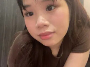 View full movie called Lunacute Cam porn model from bongacams