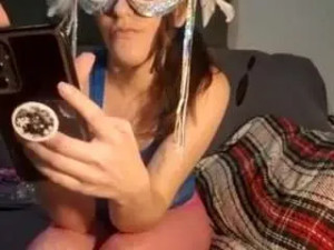 Stream uncut clip of Serenitykiss6969 Cam porn model from camsoda