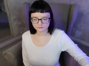 Play this uncut video called Sophie_hottt Cam porn model from chaturbate