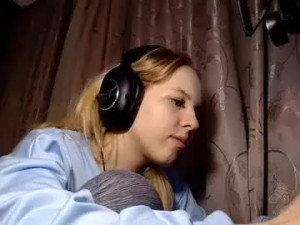 Play uncensored scene titled Maryrosesiegle Cam porn model from chaturbate
