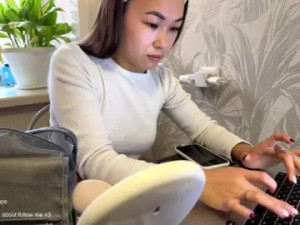 Stream this uncut clip named NanceeSimper Cam porn model from bongacams