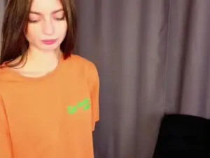 Enjoy watching this HD scene titled Sarakinsly Cam porn model from chaturbate