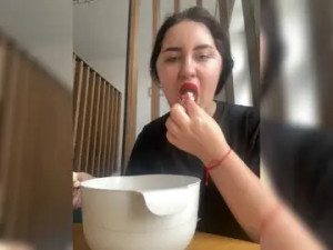 Watch this complete movie named MoonAura Cam porn model from bongacams