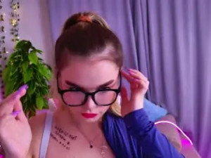 View this full movie of Kellyhayden Cam porn model from chaturbate