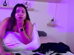 Stream uncensored clip titled Lunaartistry Cam porn model from chaturbate