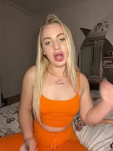 Watch the complete scene named RuxyCatrina Cam porn model from stripchat