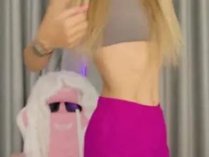 Stream uncensored scene of Benitavandergrift Cam porn model from camsoda