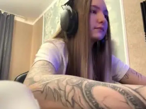 View full video of Mariannekeetan Cam porn model from chaturbate