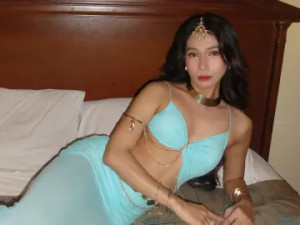 Watch uncut video called AmariVersace, 26 years old, brown hair trans