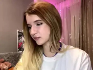 Play this uncut movie called Ulalittlepage Cam porn model from chaturbate