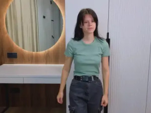 View this HD scene of GeriWindly Cam porn model from cam4