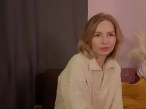 View this uncut clip titled Gwenkevwitch Cam porn model from chaturbate