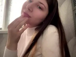 Watch this uncensored video named Gertudewinfough Cam porn model from chaturbate