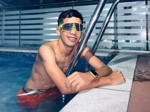 Stream this HD clip called SammerSwitch, 18 years old, brunette hair male