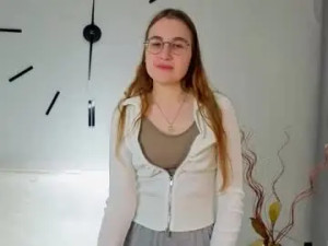 Watch this uncensored movie named Diamondbradicich Cam porn model from chaturbate