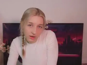 View the uncut movie titled Moonliora Cam porn model from chaturbate