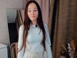 Enjoy watching hardcore scene of Jasminhow Cam porn model from camsoda