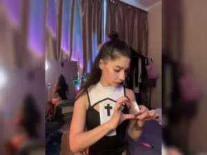 Watch this full video called PolyJOY Cam porn model from bongacams