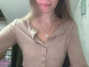 Stream this full video named Sweet-Melodie Cam porn model from bongacams