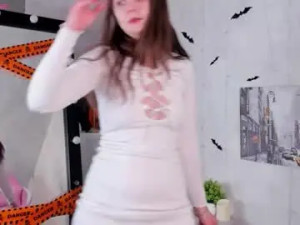 Watch this full clip named Daniella_perry Cam porn model from chaturbate