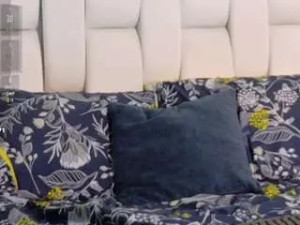 Play HD video called Thickebonyprincesss Cam porn model from camsoda