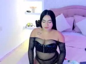 View this HD clip of Dynna_latinhot Cam porn model from chaturbate