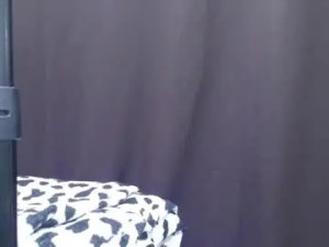 Stream the uncut video called Leah_lovee Cam porn model from chaturbate