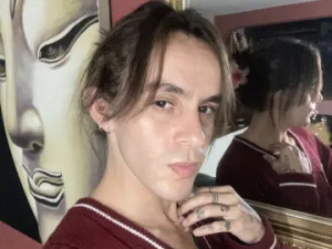 Stream the uncut scene of AnastasiaBoleyn, 26 years old, brown hair trans