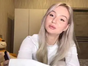 Enjoy watching uncensored video titled Renatamercier Cam porn model from camsoda