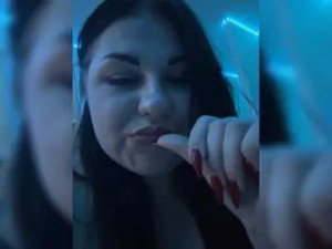 Stream the full clip named Daryyyn Cam porn model from bongacams