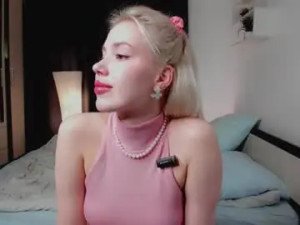 Watch this complete video named Goldiegleam Cam porn model from chaturbate