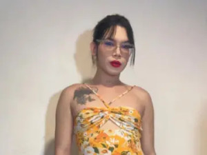 Stream HD video called BeverlyKampbell, 23 years old, brunette hair trans