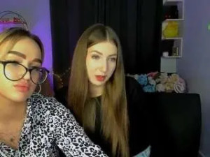 Play full scene of Kitty-layy Cam porn model from camsoda