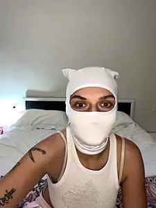 Stream HD video of Nikki_Hoee Cam porn model from stripchat