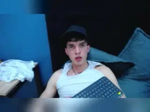 Watch complete movie of JheamPiero, brown hair male