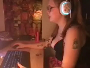 Watch this full scene called Bottomtside Cam porn model from chaturbate