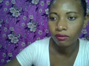 Play the complete movie of BelleValeur Cam porn model from bongacams