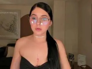 Play uncut video of Hailey-ross Cam porn model from camsoda