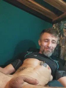 Play HD video called MagickMike85, 40 years old, male