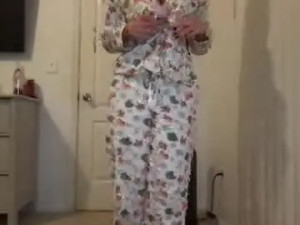 Play the complete video called Abbieeee2025 Cam porn model from chaturbate