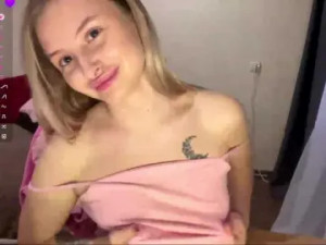 Watch complete clip titled VictoriaMist Cam porn model from bongacams