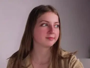 View this full movie named Winniehubric Cam porn model from chaturbate